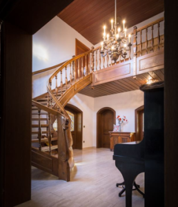 Student room in villa at Old Town