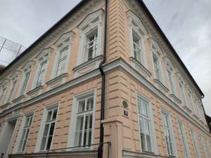 Altbauwohnung in zentraler Lage in Krems zu vermieten